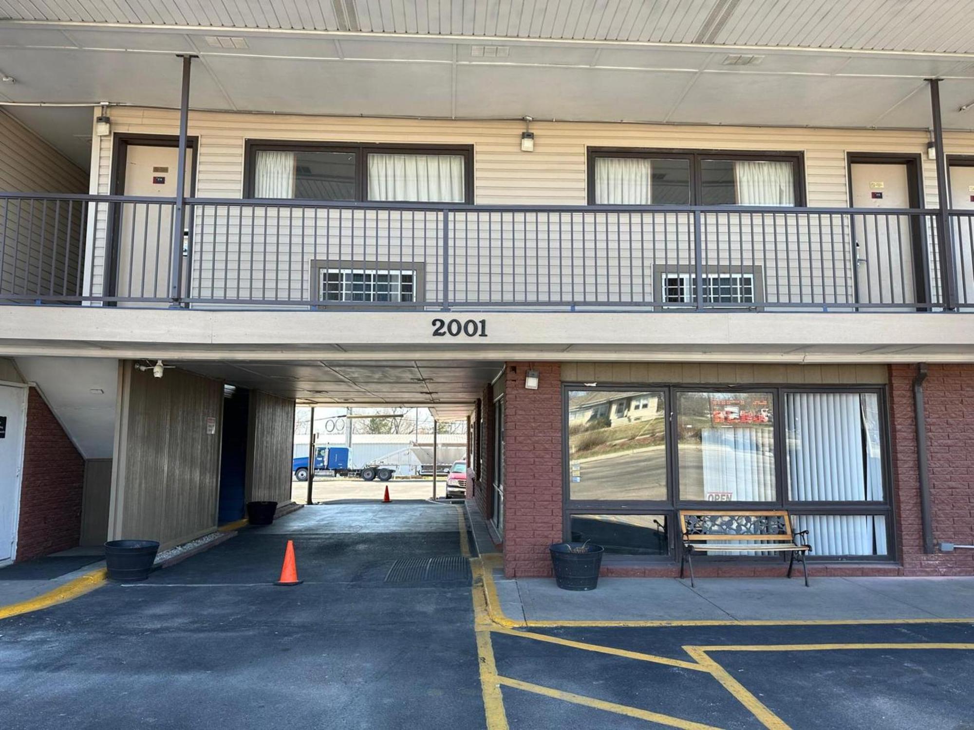 Stay Inn By Oyo Near I 80 Lincoln West Екстер'єр фото